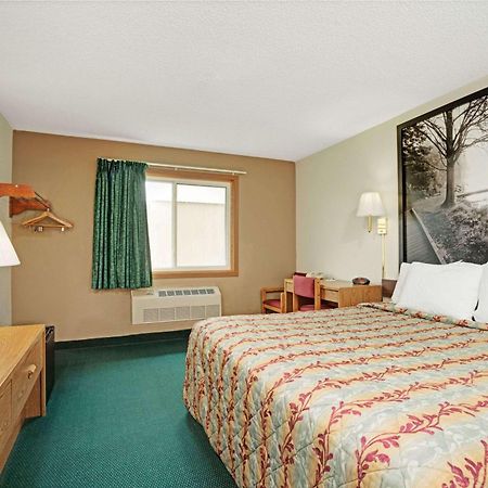 Super 8 By Wyndham Rogers Minnesota Buitenkant foto